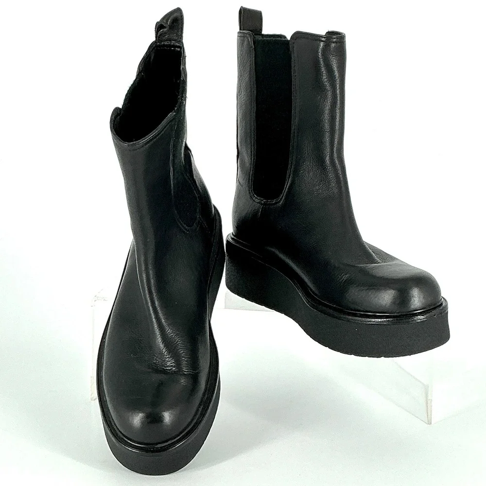 Vince. Size 7 Black‎ Leather Platform Chelsea Boots Water Repellent Pinecrest